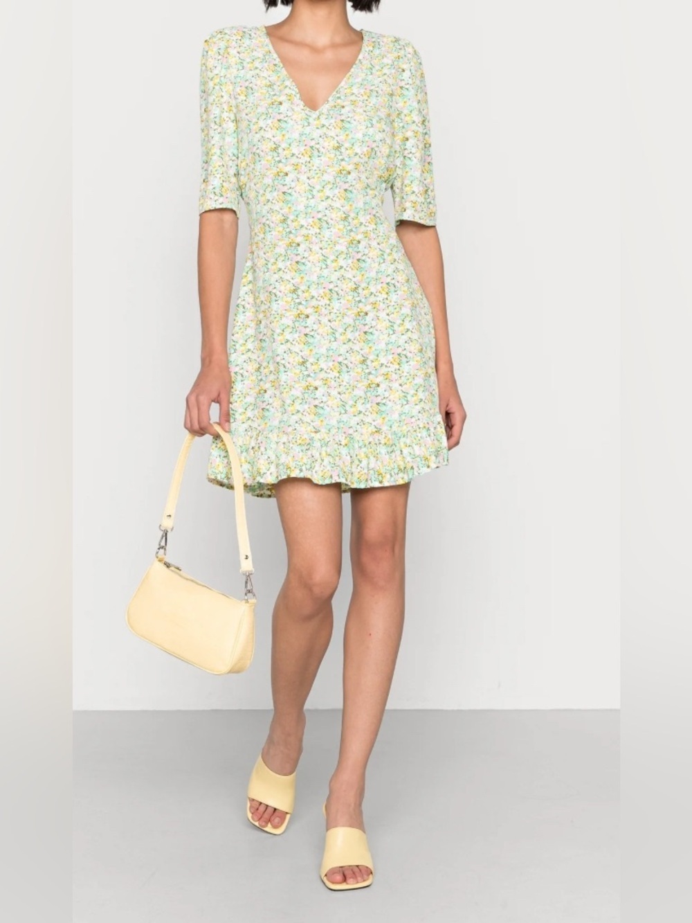 Vero Moda Pastel V Neck Floral Ruffle Hem Tie Back Spring Dress Women’s Large